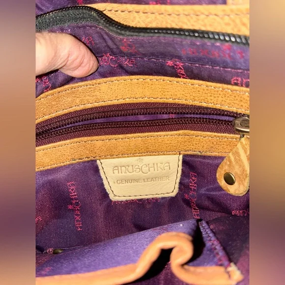 Anuschka hand-painted leather bag featuring a birds and floral design - Picture 12 of 12